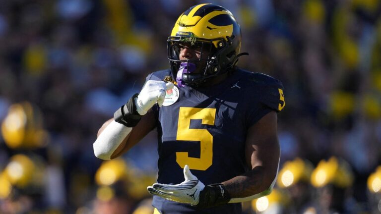 83293251007 20240101 t 222539 z 518600993 mt 1 usatoday 22206197 rtrmadp 3 ncaafootballrosebowlalabamaatmichigan