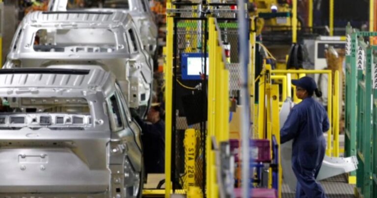 cbsn fusion what to know about trumps changes to auto tariffs thumbnail